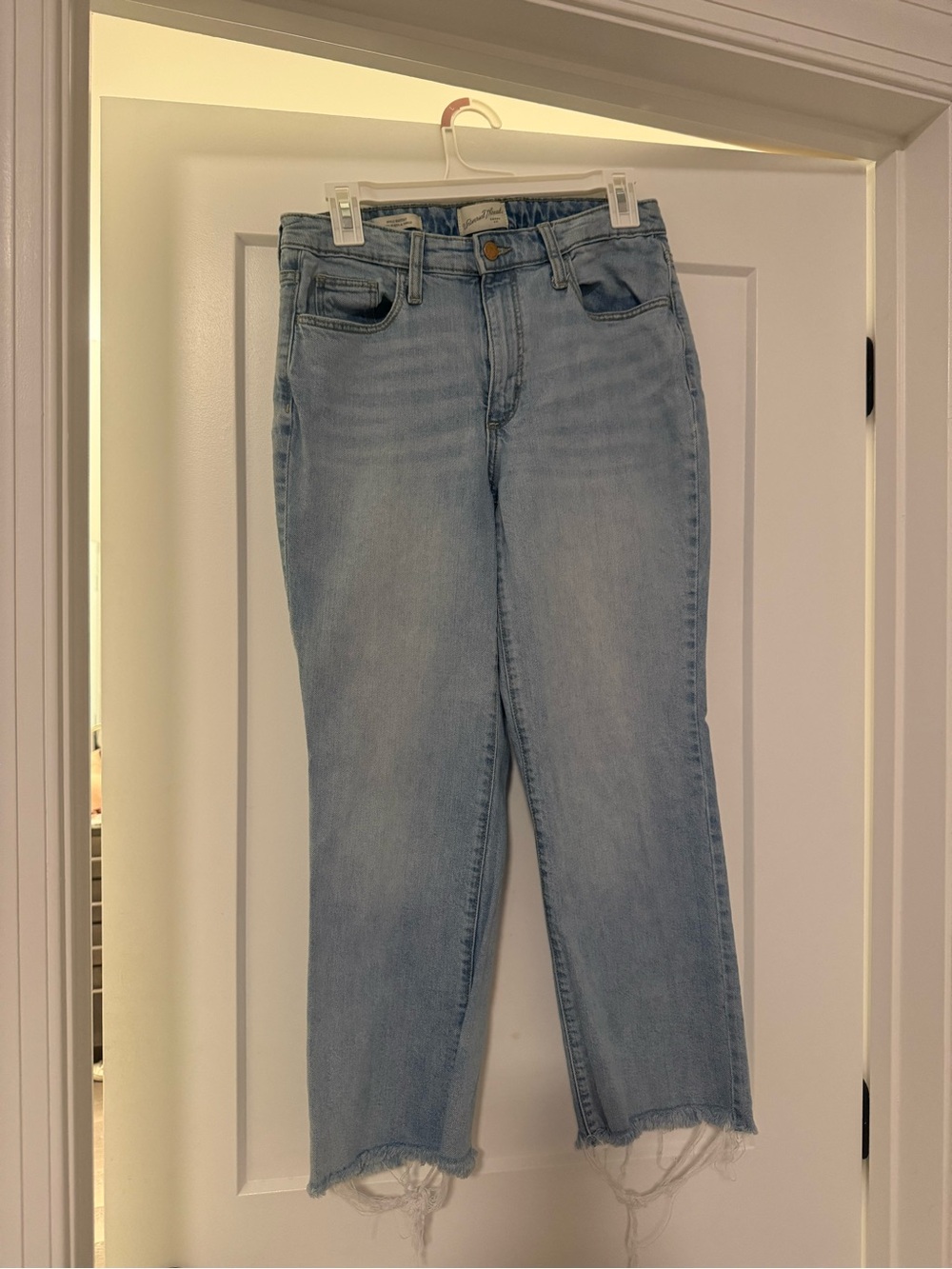 Universal Thread Light Blue Cropped Straight Jeans